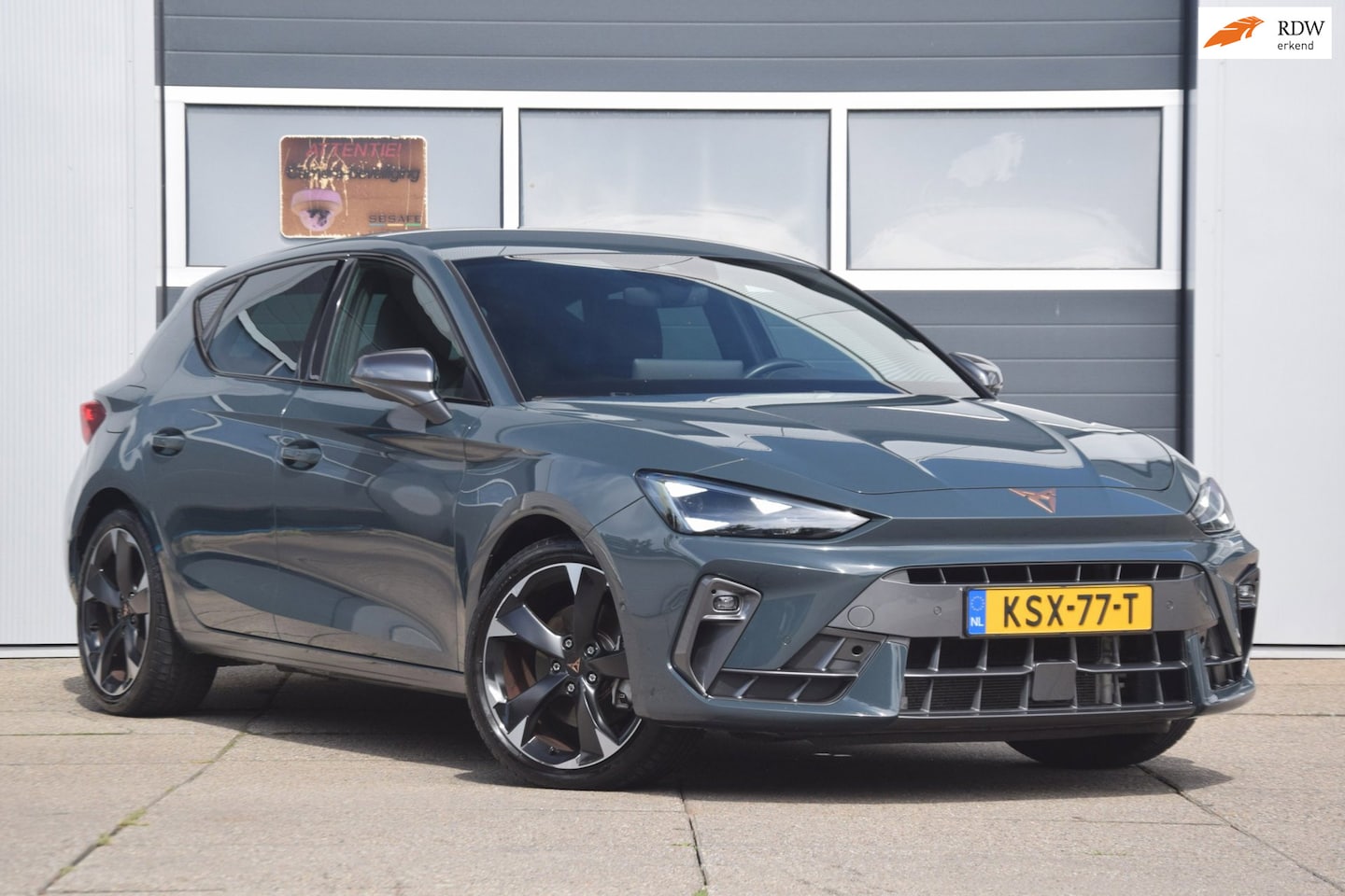 CUPRA Leon - 1.5 TSI e-Hybrid Business PHEV/EDGE PAKKET/MATRIX KOPLAMPEN/WINTERPAKKET - AutoWereld.nl
