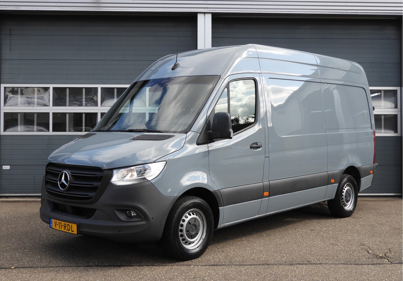 Mercedes-Benz Sprinter - 317 1.9 CDI L2H2 RWD AUT | CAMERA | MBUX | CRUISE | CARPLAY - AutoWereld.nl