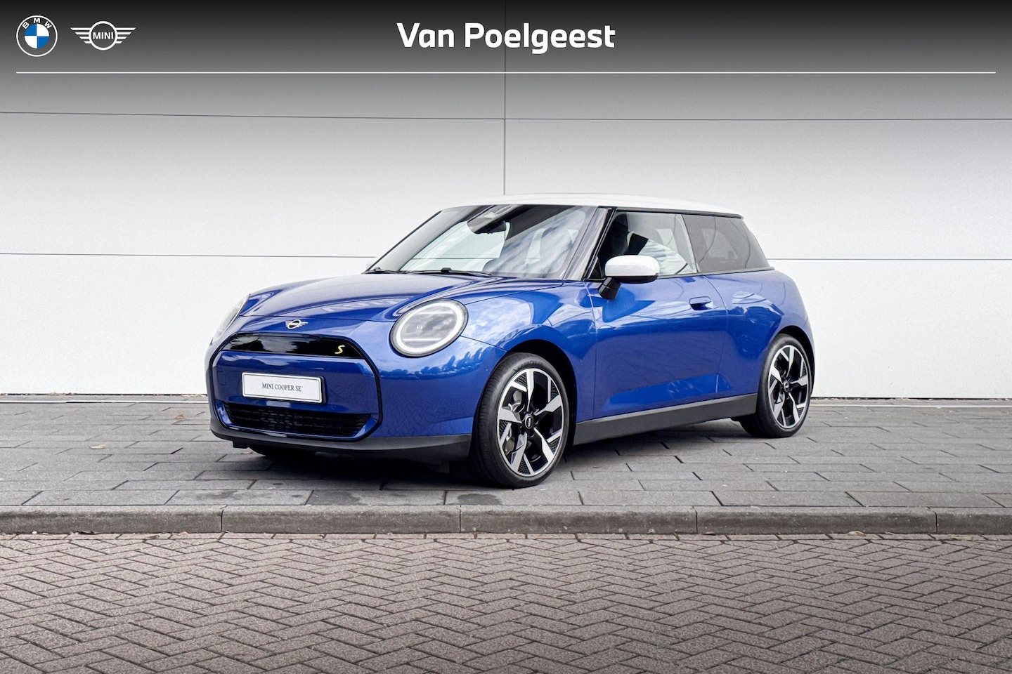 MINI Electric - Cooper 3-deurs Cooper SE Classic M 54.2 kWh | 18 Inch Slide Spoke 2-tone - AutoWereld.nl