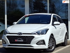 Hyundai i20 - 1.2 4 Cilinder Cruise/Bluetooth/PDC/Stoel en stuurverwarming