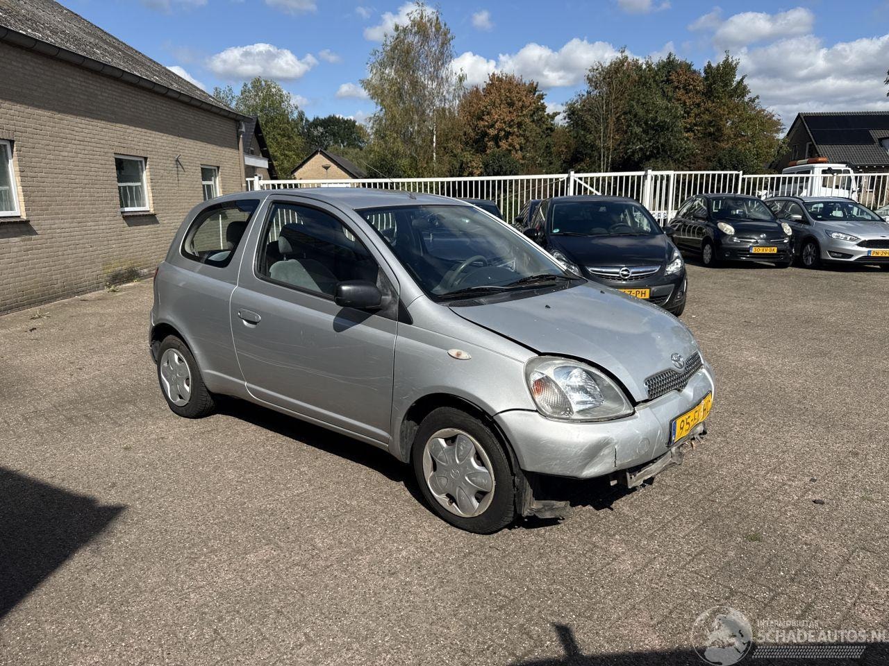 Toyota Yaris - 1.3-16V VVT-i Sol AUTOMAAT AIRCO - AutoWereld.nl