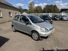 Toyota Yaris - 1.3-16V VVT-i Sol AUTOMAAT AIRCO