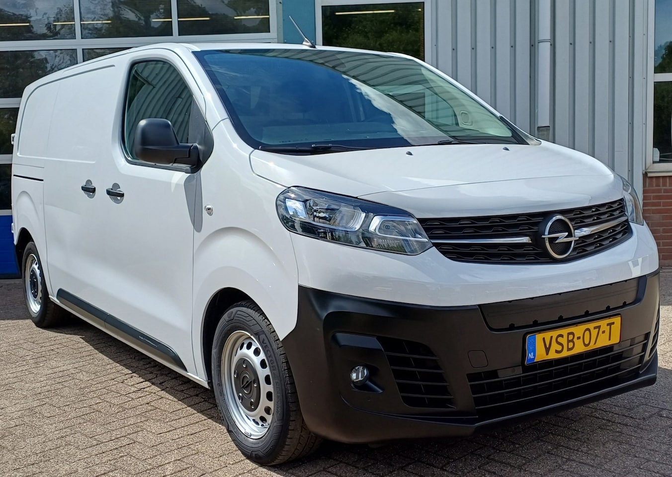 Opel Vivaro-e - L2H1 Edition 75 kWh - AutoWereld.nl