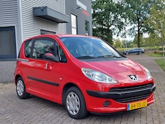Peugeot 1007 - 1.4 Sesam Urban nieuwe koppeling en distributieriem
