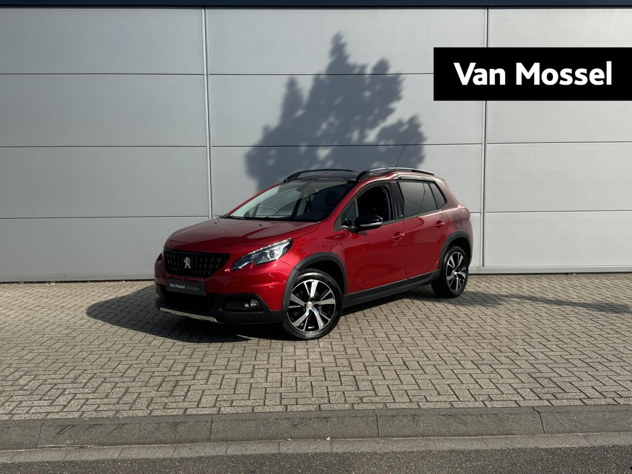Peugeot 2008 - 1.2 PureTech GT-line | Panoramadak | Stoelverwarming | Camera | Apple Carplay/Android Auto - AutoWereld.nl