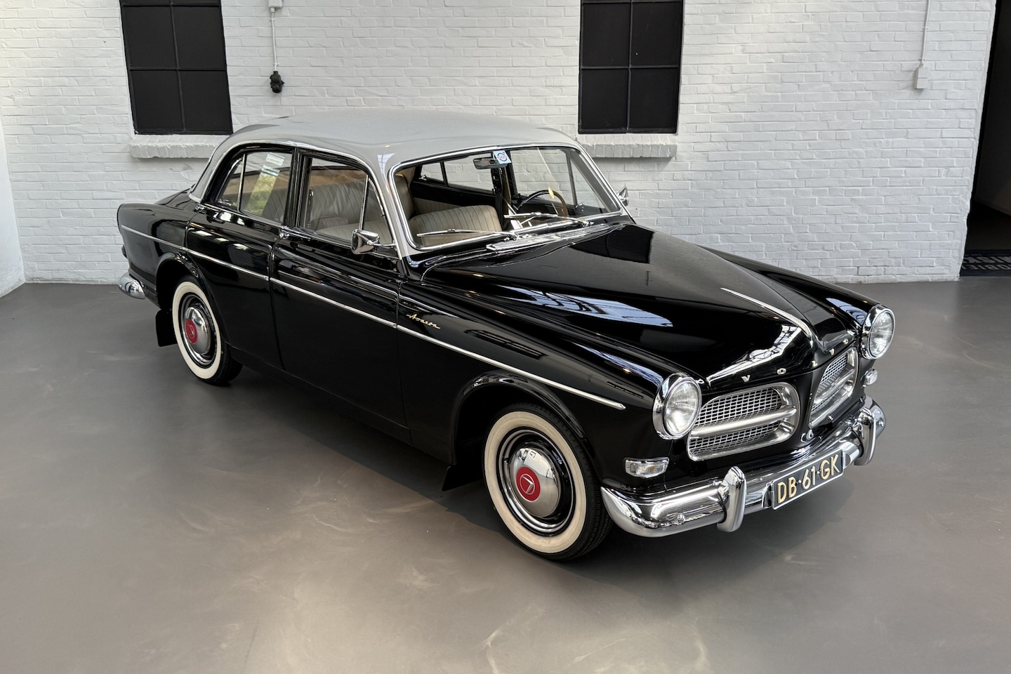 Volvo Amazon - P1200 VB Original parts - AutoWereld.nl