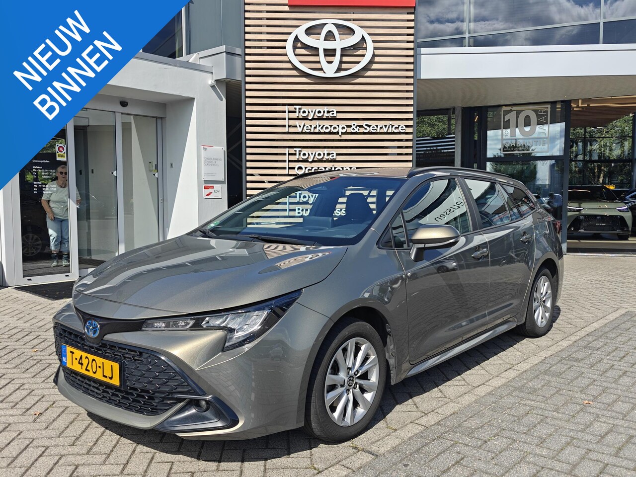 Toyota Corolla Touring Sports - Hybrid 140 Active NL-AUTO 1E EIGENAAR CAMERA APPLE/ANDROID AD-CRUISE DAB+ LM-VELGEN - AutoWereld.nl