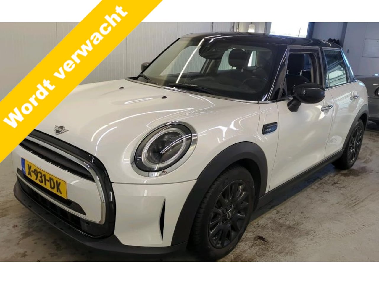 MINI 5-Deurs - 1.5 136 pk Cooper Camden Edition Navigatie Led koplampen Clima + Cruise Control Parkeersen - AutoWereld.nl