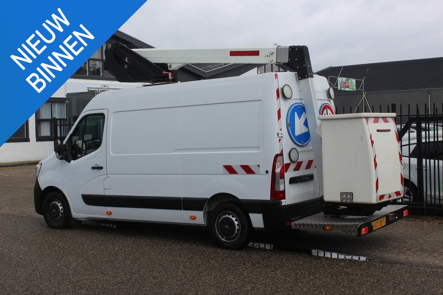 Renault Master - T35 2.3 dCi 135 L2H3 Hoogwerker! - AutoWereld.nl