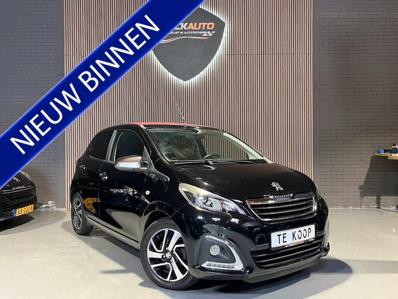 Peugeot 108 - 1.2 Puretech Allure TOP! Navi.CruiseC.CimaC.achteruitC.LMV!!! - AutoWereld.nl