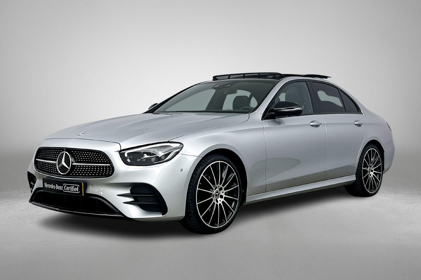 Mercedes-Benz E-klasse - E 200 Limousine Automaat AMG Line | Premium Plus Pakket | Nightpakket | Memorypakket | Par - AutoWereld.nl
