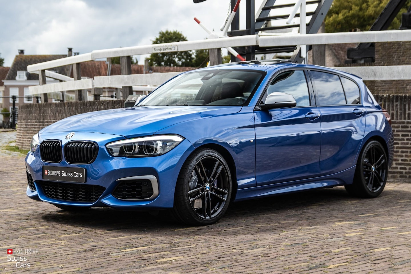BMW 1-serie - M140i Adaptief M-onderstel|Leder|CarPlay|Glazen dak|LCI2 - AutoWereld.nl