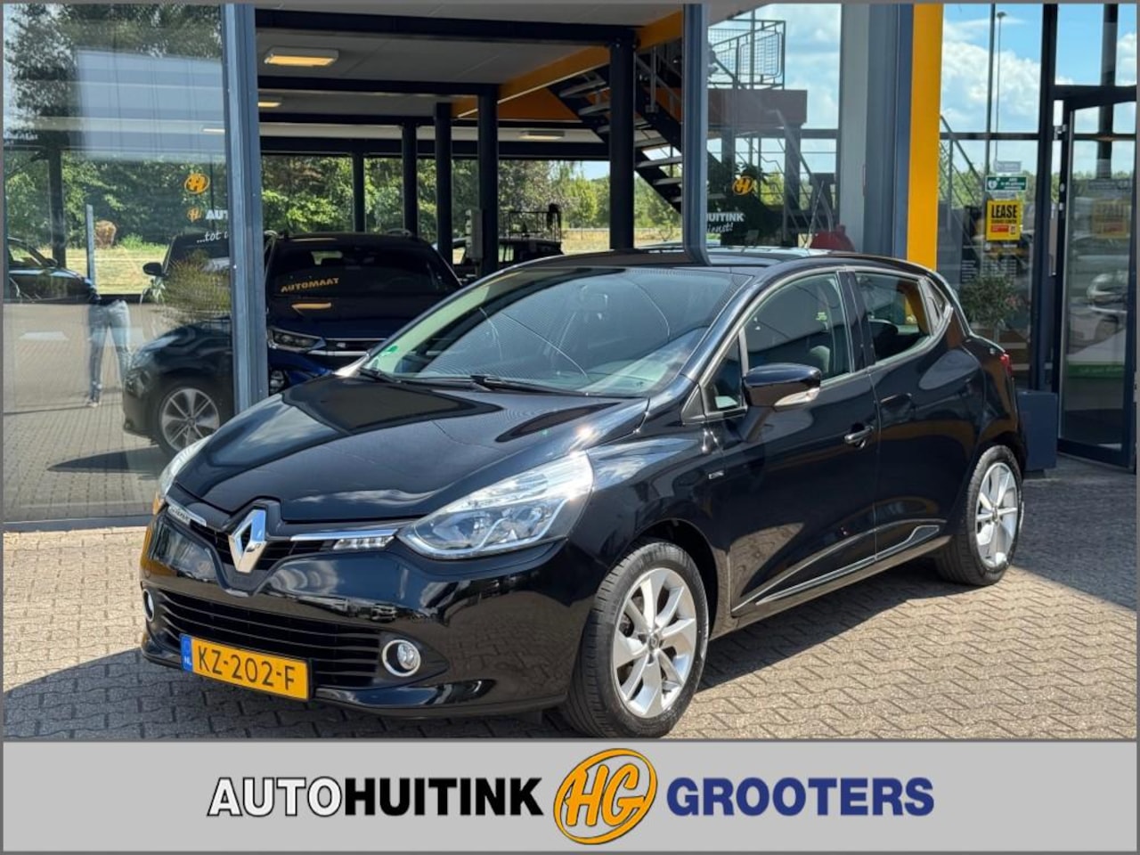 Renault Clio - 0.9 TCe Limited - trekhaak - navi - AutoWereld.nl