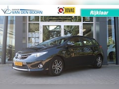 Toyota Auris - 1.8 VVT-i Hybrid, All-Season banden, Cruise, Trekhaak, Camera etc