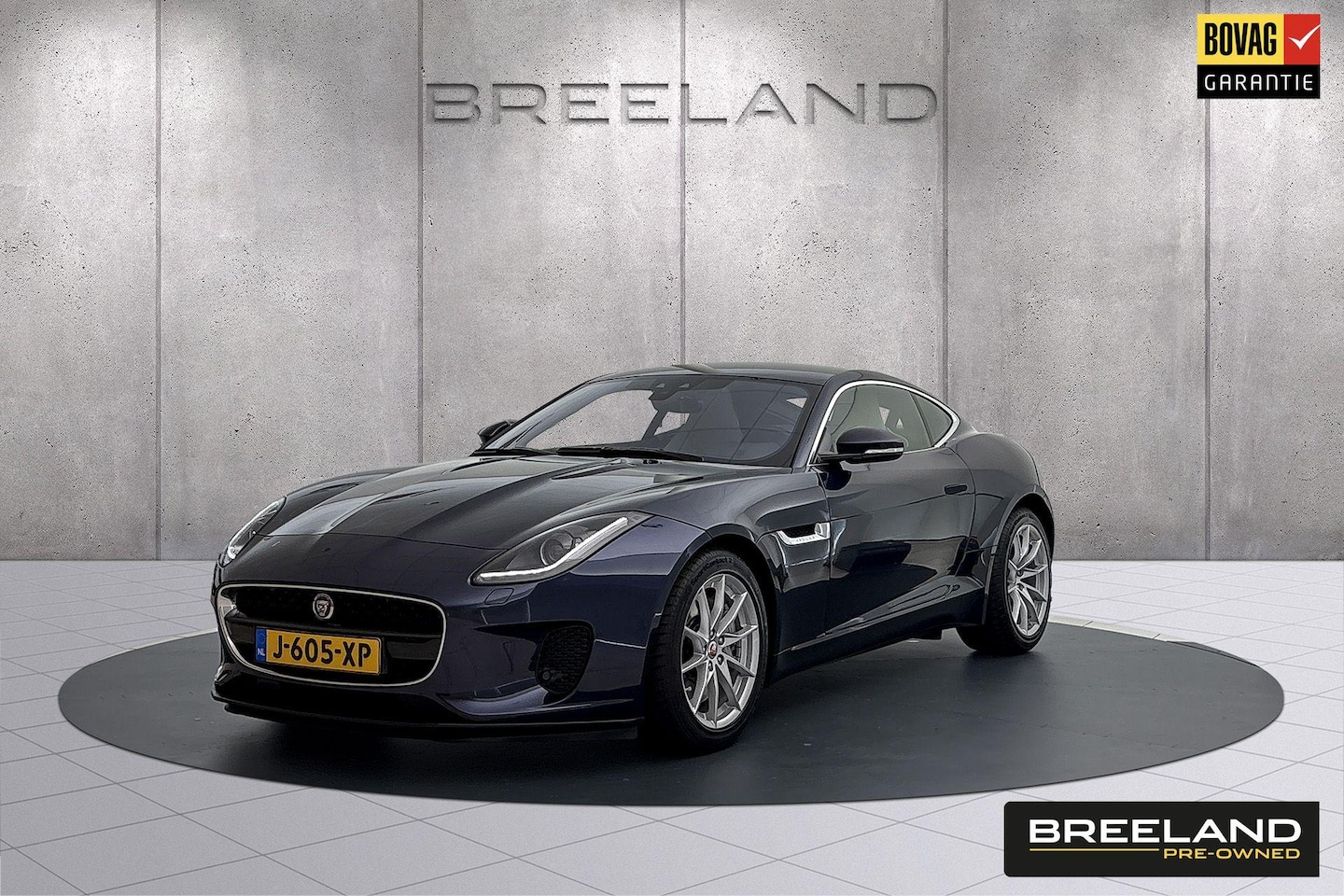 Jaguar F-type - P300 Coupe | Sapphire blue | Light Oyster | Elektrische Stoelen - AutoWereld.nl