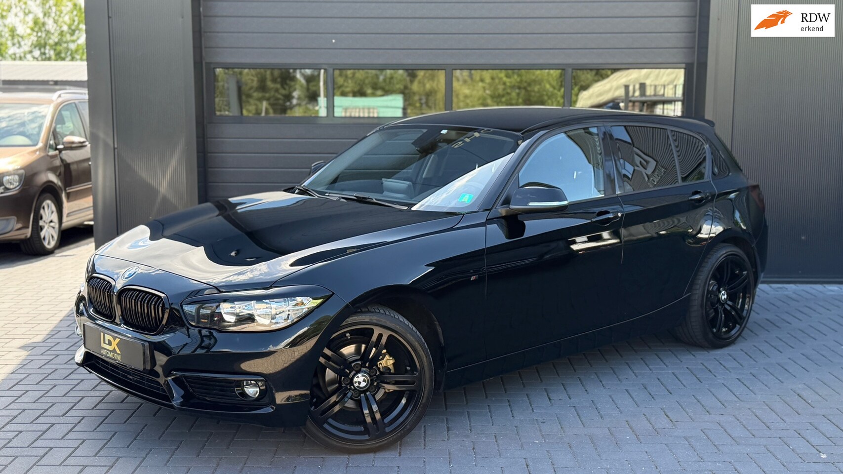 BMW 1-serie - 118i M135i Look|Stoelverwarming|Carplay - AutoWereld.nl