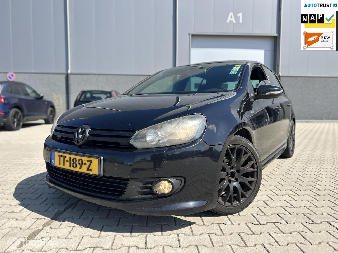 Volkswagen Golf - 1.6 TDI BlueMotion R-LINE|CRUISE CONTR|TREKH - AutoWereld.nl