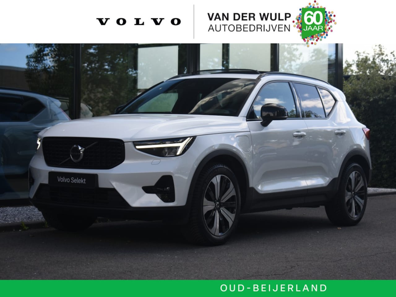 Volvo XC40 - T4 211pk Ultimate Dark | Getint Glas | schuifdak | Keyless - AutoWereld.nl