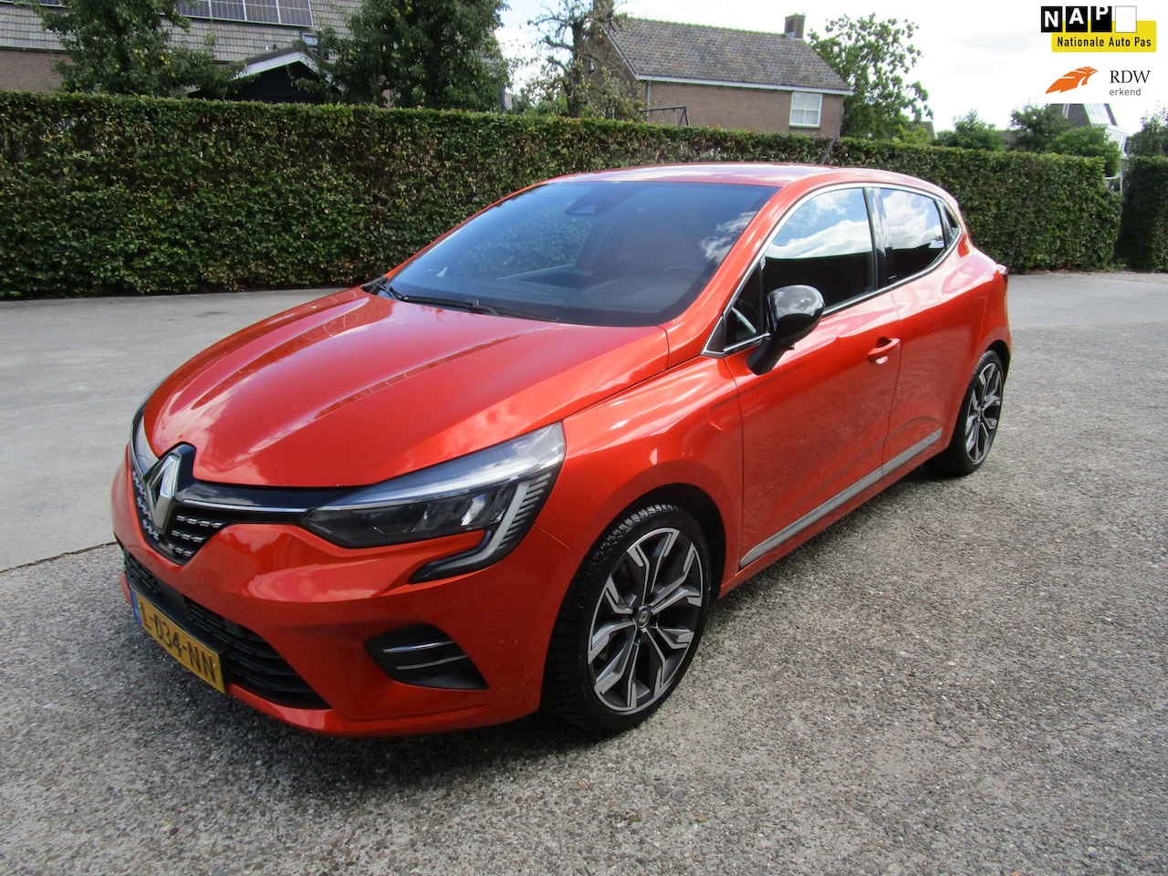 Renault Clio - 1.6 E-Tech Hybrid 140 Intens 1eig navi cam 2021 - AutoWereld.nl