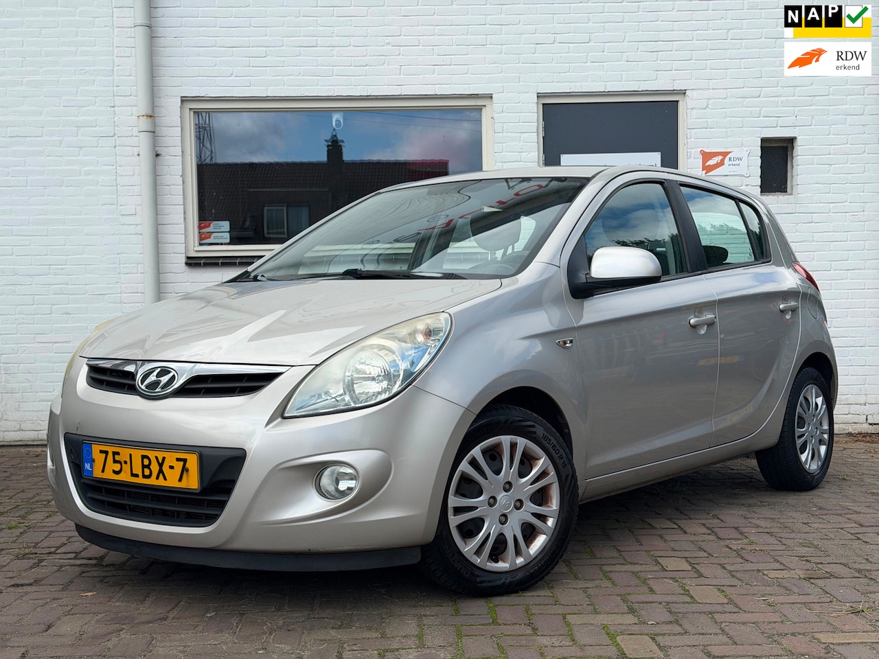 Hyundai i20 - 1.2i Dynamic Version Airco - AutoWereld.nl