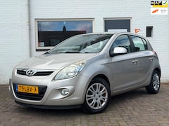 Hyundai i20 - 1.2i Dynamic Version Airco