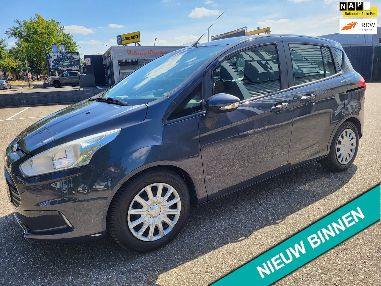 Ford B-Max - 1.0 EcoBoost Style 1.0 EcoBoost Style,NAVIGATIE,AIRCO, TREKHAAK - AutoWereld.nl