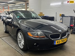 BMW Z4 Roadster - 2.2i 6cilinder 18" nette staat
