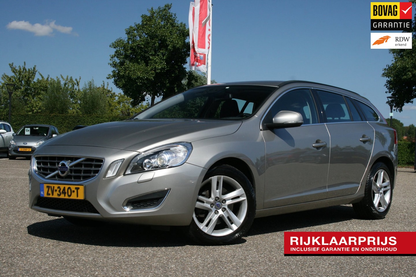 Volvo V60 - 1.6 T3 Momentum / afn. trekhaak / cruise / pdc / stoelv. - AutoWereld.nl
