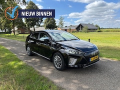 Hyundai IONIQ - Premium EV 38 kWh | SOH 97% | Leder | ACC | Camera | Navi | Stoelverwarming & -koeling |