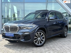 BMW X5 - XDrive45e High Executive M sport 394pk Trekhaak / Stoelventilatie / Tv Schermen