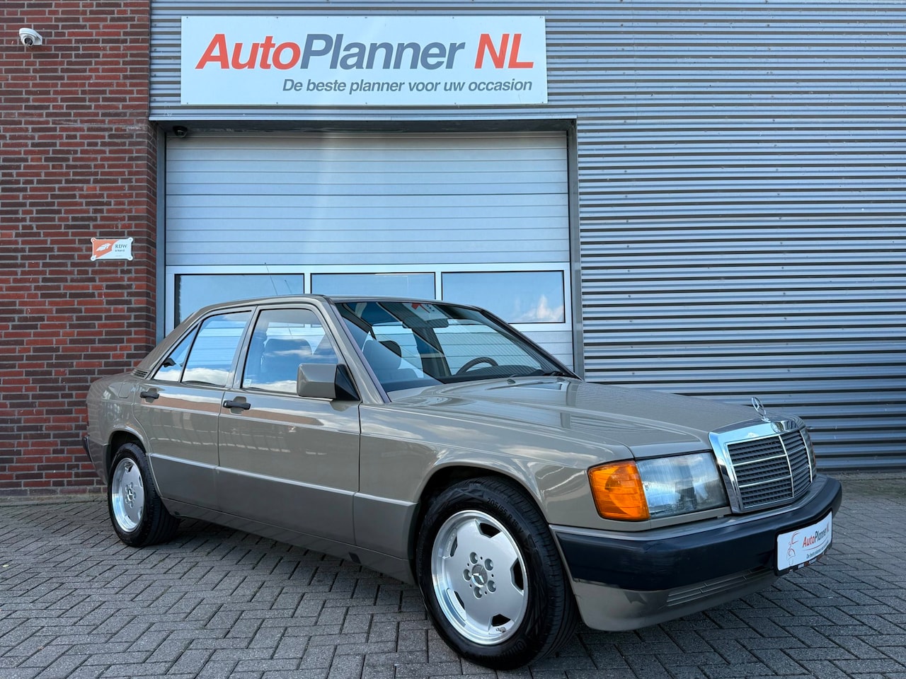 Mercedes-Benz 190-serie - 2.0 E! Automaat! Nieuw APK! - AutoWereld.nl