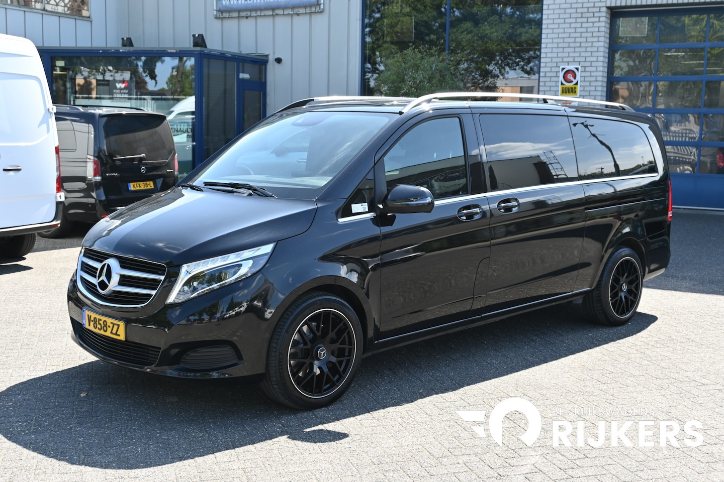 Mercedes-Benz V-klasse - 250d Extra Lang DC Avantgarde Led, Zwarte hemel, Trekhaak - AutoWereld.nl