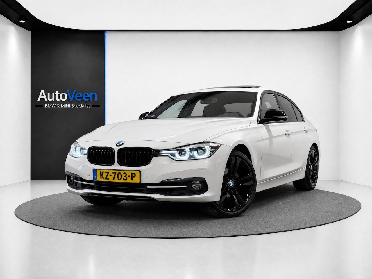 BMW 3-serie - 320i Centennial High Executive (M-SPORT, PANO, LED, STOELVERWARMING) - AutoWereld.nl