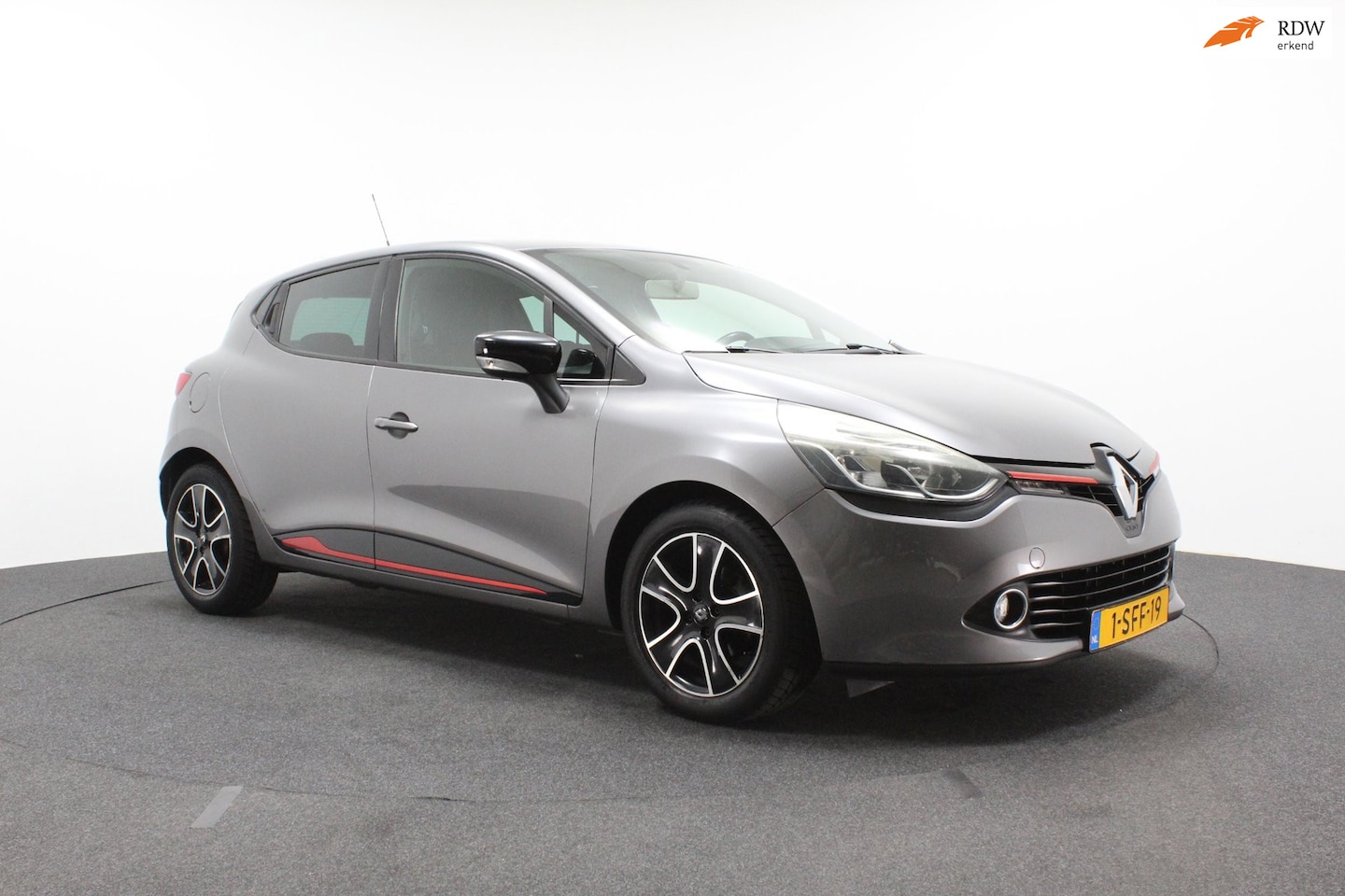 Renault Clio - 0.9 TCe Expression | Airco | Goed onderhouden | Groot scherm | Cruise control - AutoWereld.nl