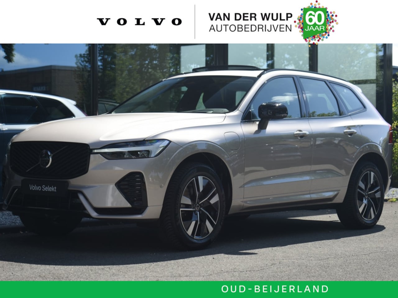 Volvo XC60 - T6 350pk AWD Plus Dark [Facelift] | Premium | Climate | Trekhaak - AutoWereld.nl