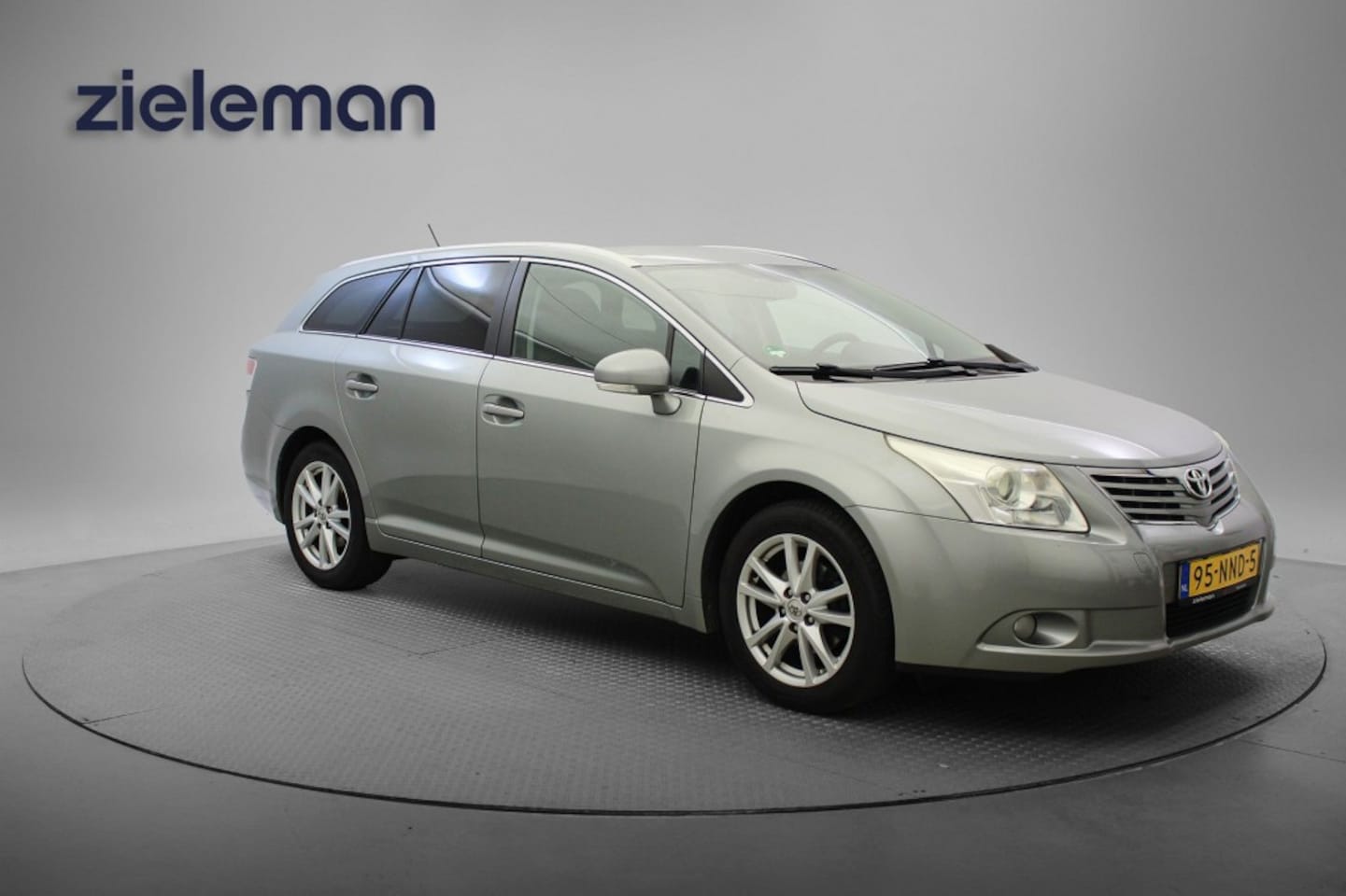 Toyota Avensis Wagon - 1.8 VVTi Business - Navi, Camera, Clima, Trekhaak - AutoWereld.nl