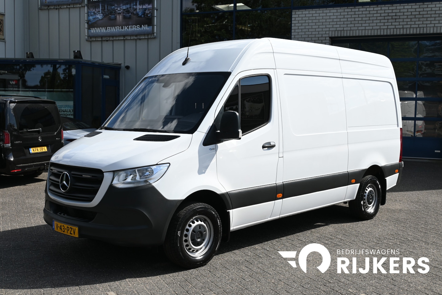 Mercedes-Benz Sprinter - 317 CDI L2H2 RWD MBUX met navigatie en camera, Geveerde stoel, Etc. - AutoWereld.nl