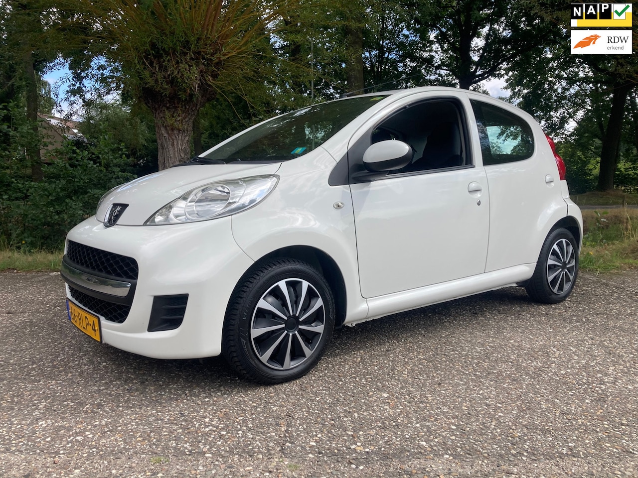 Peugeot 107 - 1.0-12V airco/carplay/5 deurs - AutoWereld.nl