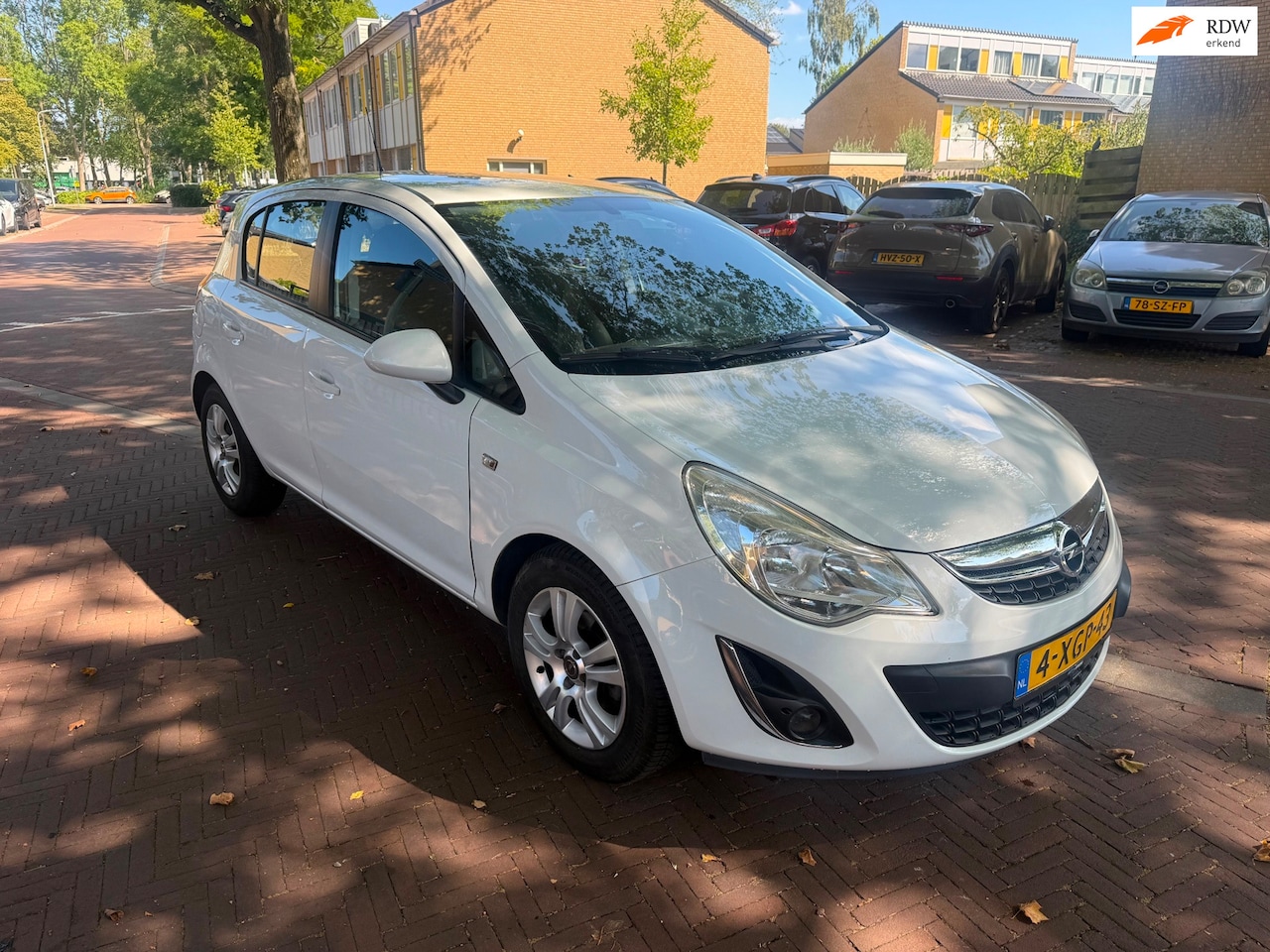 Opel Corsa - AUTOMAAT / Airco / Volledig dealer onderhouden / parkeersensoren - AutoWereld.nl