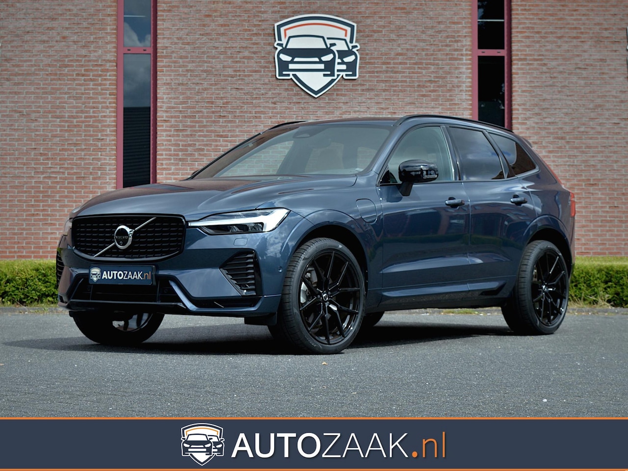 Volvo XC60 - T6 Recharge AWD Plus Dark | Trekhaak | SOH 100% - AutoWereld.nl