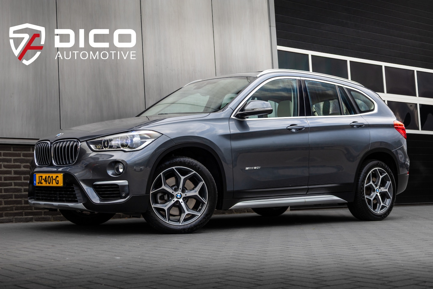 BMW X1 - sDrive20i 192 pk Centennial High Executive / NL-Auto/ Dealer.Ond/ Pano-Dak/ Leder/ Sport-S - AutoWereld.nl