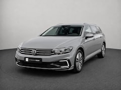 Volkswagen Passat Variant - 1.4 TSI PHEV GTE | Trekhaak | Camera | Carplay | Massage | Halfleer | Dealer onderhouden
