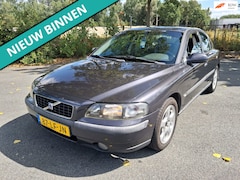 Volvo S60 - 2.4 LEUKE AUTO RIJDT EN SCHAKELT GOED