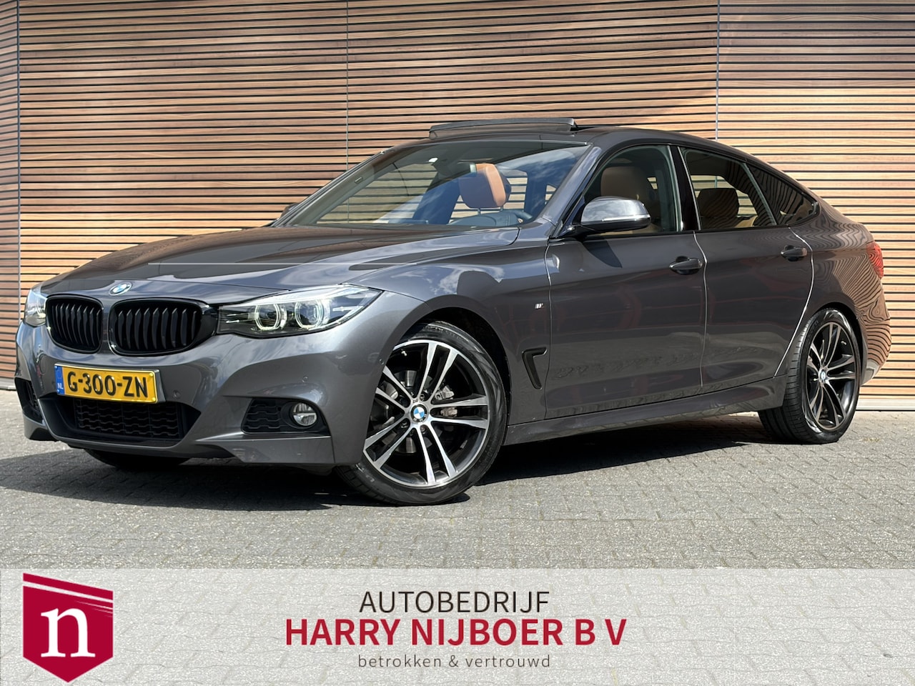 BMW 3-serie Gran Turismo - 320i High Executive Edition Trekhaak wegklapbaar / Lederen bekleding / Panodak / Stoelverw - AutoWereld.nl
