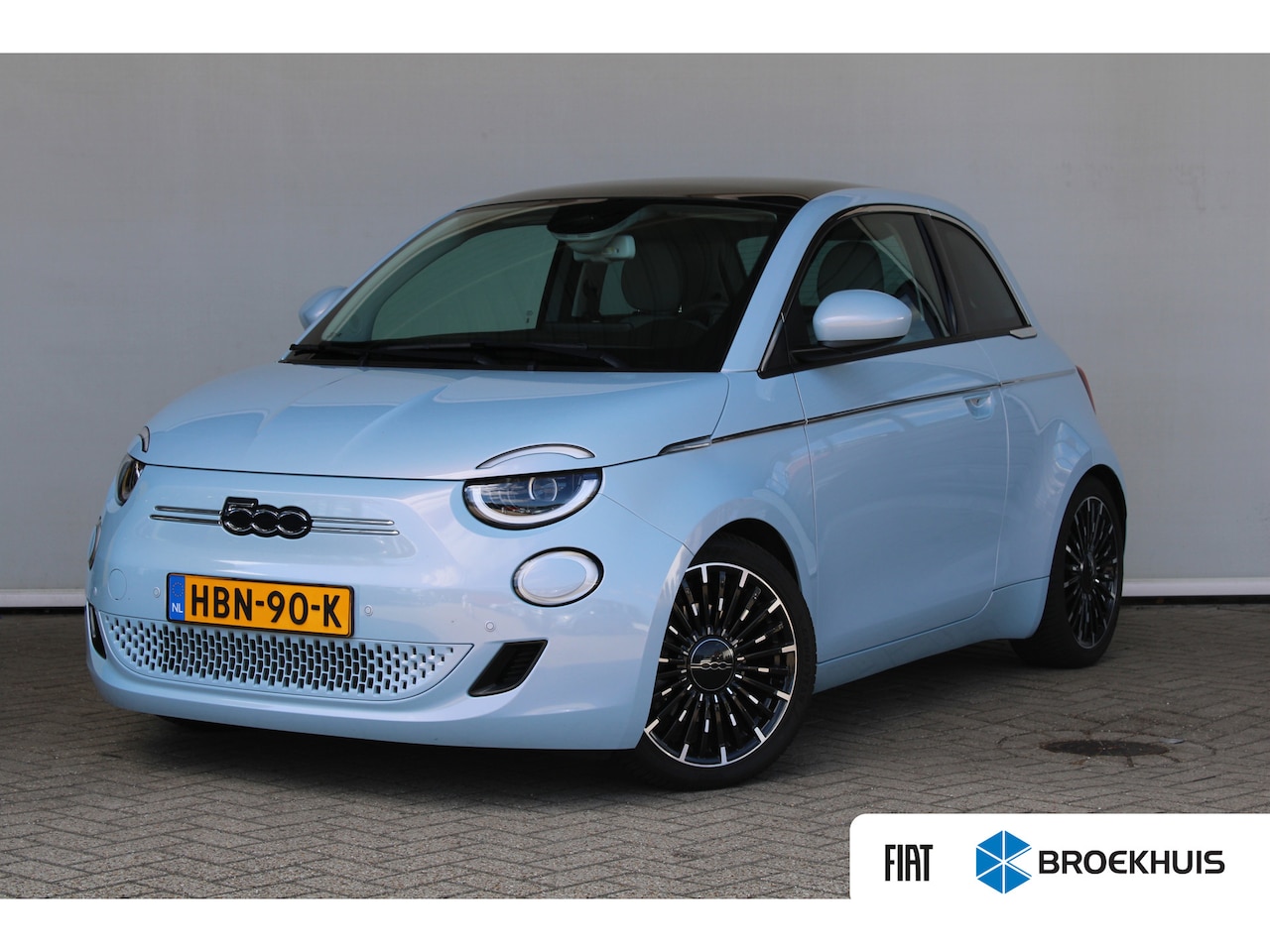 Fiat 500 - Icon 42 kWh | SOH 96% | Panoramadak | Camera | Stoelverwarming | Navigatie | Apple Carplay - AutoWereld.nl