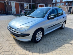 Peugeot 206 - 1.4 XT Peugeot 206 1.4 5-deurs | Slechts 66.363 km | Volledige historie | 2e eigenaar | APK 03-20