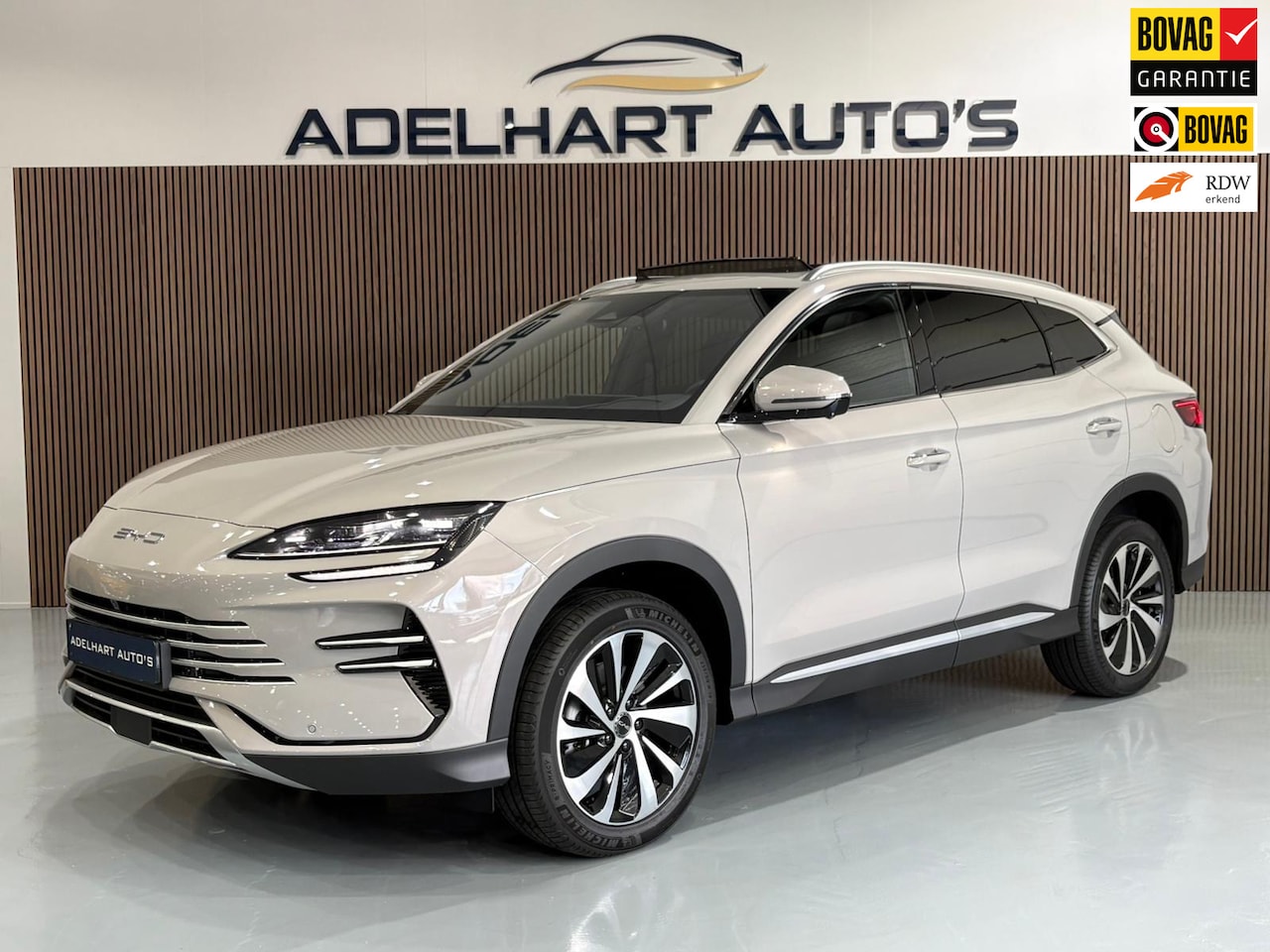 BYD Seal U - 1.5 T DM-i AWD Design 325 PK / Panorama / Lederen interieur / Camera / Elektrische stoelen - AutoWereld.nl