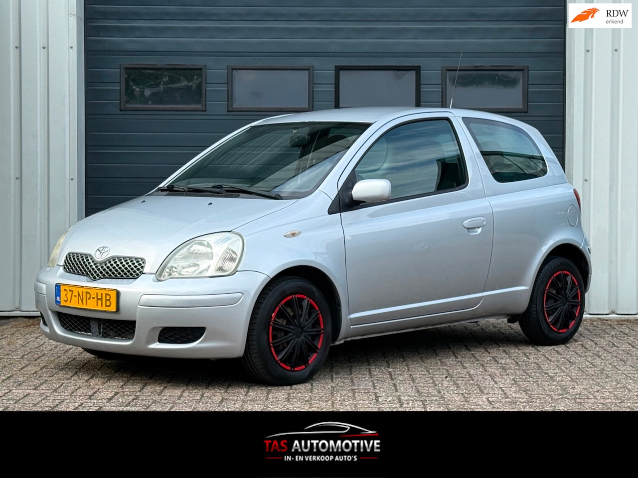 Toyota Yaris - 1.3 VVT-i Sol 2e EIG / AUTOMAAT / NAP / APK - AutoWereld.nl