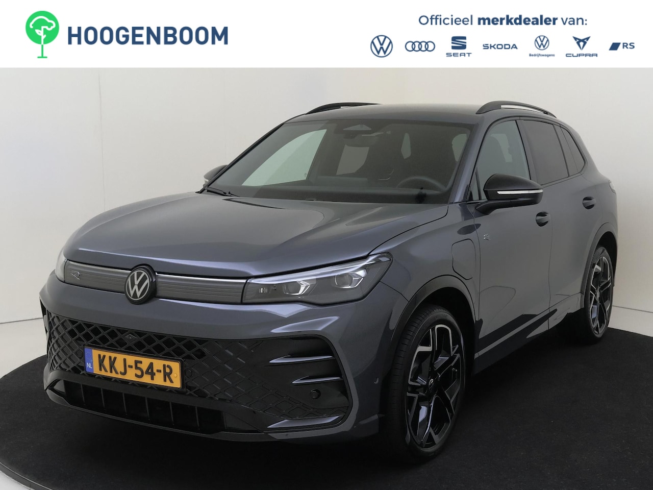 Volkswagen Tiguan - 1.5 eHybrid R-Line Edition | DEMO | Black Pack | 20 inch LM Velgen | 360 camera | Elektris - AutoWereld.nl