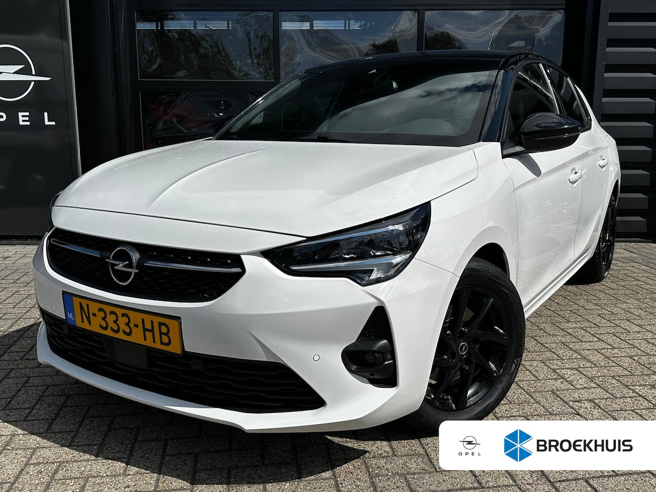 Opel Corsa - 1.2 100 PK GS Line | NAVIGATIE + APPLE CARPLAY/ANDROID AUTO| KEYLESS ENTRY & START| CAMERA - AutoWereld.nl